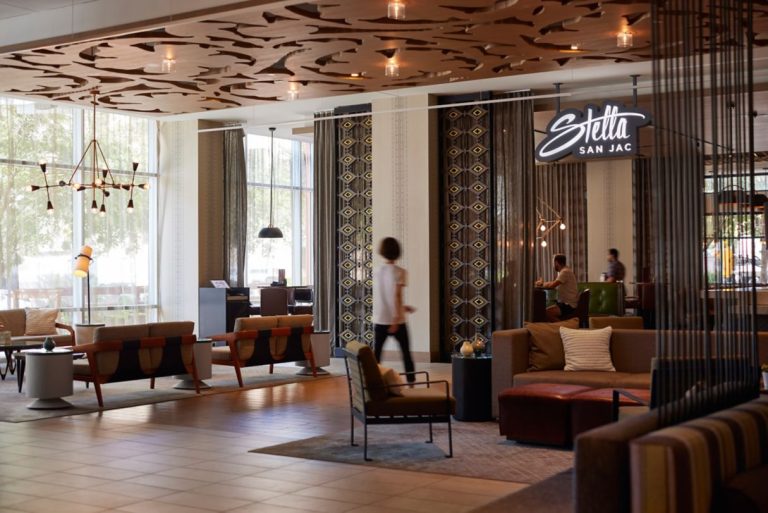 wi auswi westin lobby 40136 94648 Classic Hor 768x513